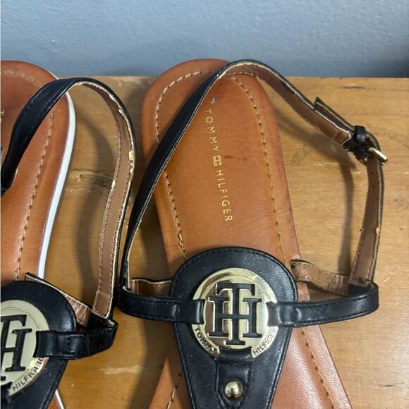 Tommy Hilfiger Black and Brown Thong Sandals size 10 NWOT - Picture 2 of 3
